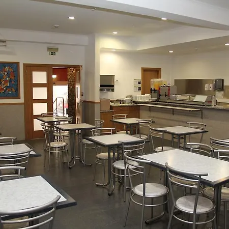 Alojamento de Acomodação e Pequeno-almoço Residencial Terminal Castelo Branco (Centro)