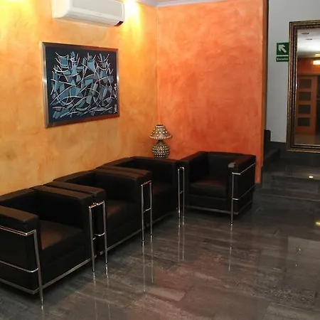 Alojamento de Acomodação e Pequeno-almoço Residencial Terminal 2*