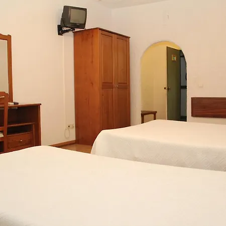 Alojamento de Acomodação e Pequeno-almoço Residencial Terminal