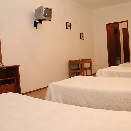 Alojamento de Acomodação e Pequeno-almoço Residencial Terminal Castelo Branco (Centro)