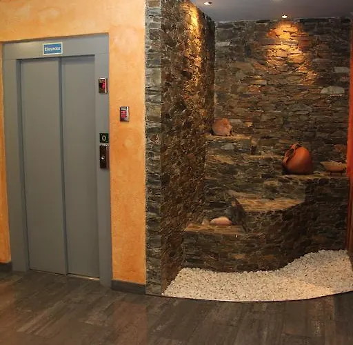 Alojamento de Acomodação e Pequeno-almoço Residencial Terminal Castelo Branco (Centro)