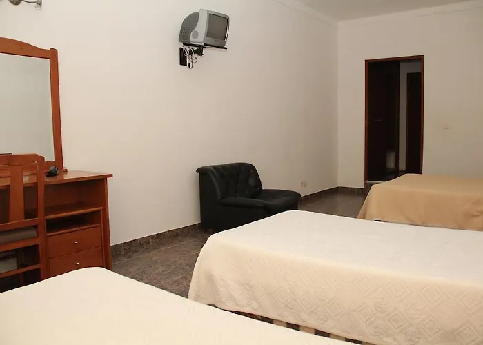 Alojamento de Acomodação e Pequeno-almoço Residencial Terminal Castelo Branco (Centro)