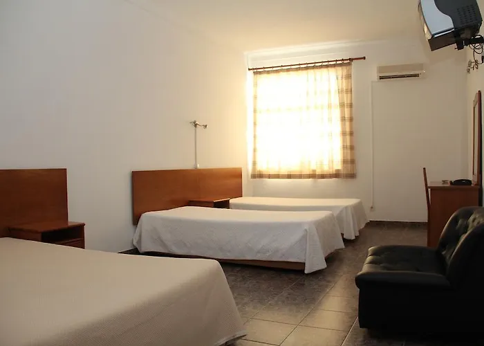 Alojamento de Acomodação e Pequeno-almoço Residencial Terminal Castelo Branco (Centro)