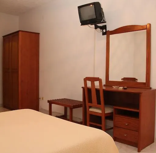 Alojamento de Acomodação e Pequeno-almoço Residencial Terminal