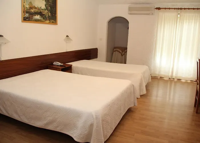 Alojamento de Acomodação e Pequeno-almoço Residencial Terminal